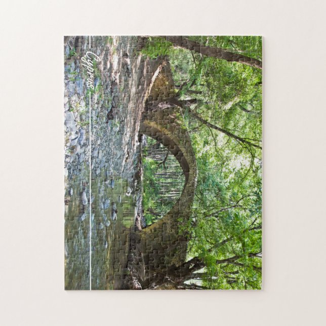 Ponte medieval de Kelefos no quebra-cabeça de Chip (Vertical)