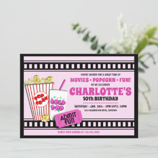 Popcorn e um Convite de aniversário de Filme