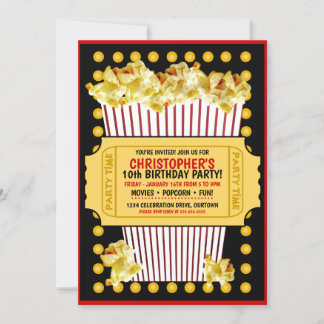 Popcorn e um Convite de aniversário de Filme