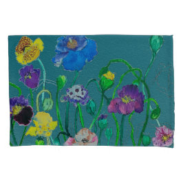 Poppies selvagens num fundo verde macio