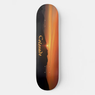 pôr do sol de skate na montanha do Colorado