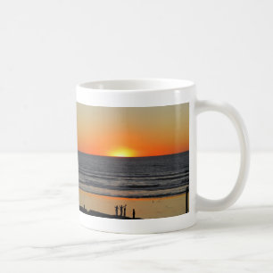 Pôr do sol Na caneca de café com foto de arte no o