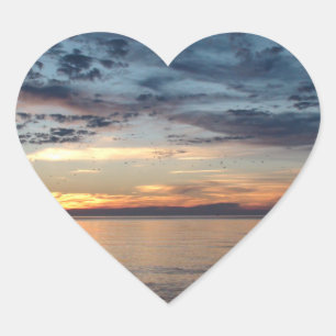 Por do sol sobre a etiqueta da praia e da foto do