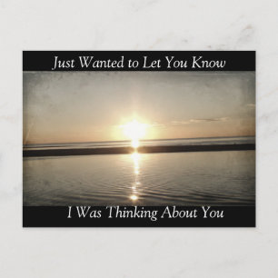 Pôr do sol sobre o cartão postal da praia