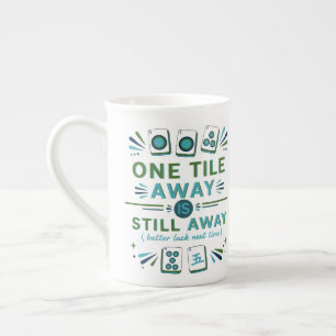 Porcelana Caneca Engraçada de Mahjong – Uma Peça Longe Ainda