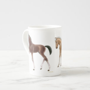 Porcelana Caneca pequena Frisky de China de osso dos potros