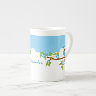 Porcelana Menino bonito da coruja em uma caneca de China de