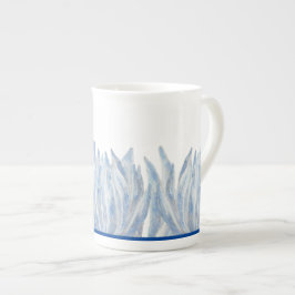 Porcelana Palitos de giz azul em uma caneca chinesa óssea