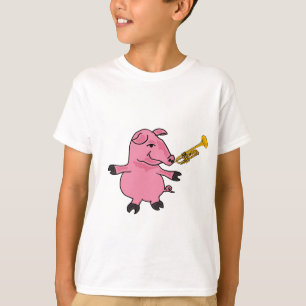 Porco da dança com um t-shirt da trombeta