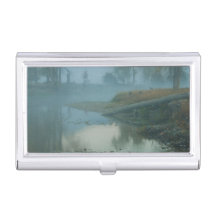 Design nevoento da manhã do rio do Bitterroot