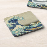 Porta-copo A onda do Excelente de Kanagawa<br><div class="desc">Esse conjunto de portas copos apresenta o famoso impressão de bloco de madeira chamado Kanagawa Okinami-Ura (神 奈 沖 浪 裏), conhecido em inglês com o nome A onda do Excelente fora de Kanagawa. Foi criada por Katsushika Hokusai nos anos 1830 como parte de suas Trinta e Seis Visões do...</div>