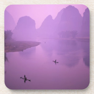 Porta-copo Ásia, China, Guanxi, Yangshou. Pescadores em janga