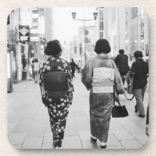 Porta-copo Ásia, Japão, Tóquio. Geishas no Ginza.