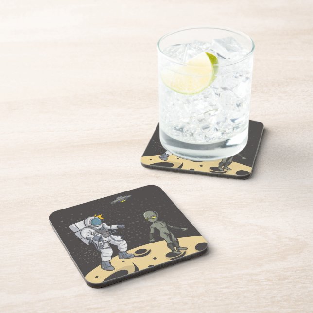 Porta-copo Astronauta e alienígena (Lado Direito)