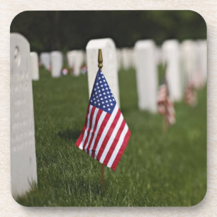 Porta-copo Bandeiras americanas nos túmulos de veteranos amer