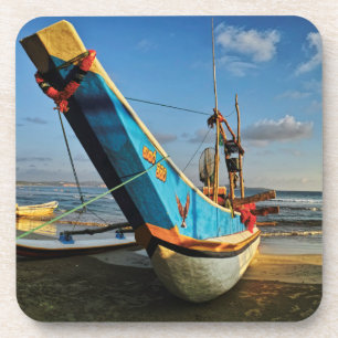 Porta-copo Barco de pesca colorido pelo oceano