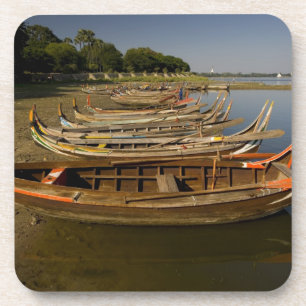 Porta-copo Barcos no lago entre Kyauktawgyi Paya e