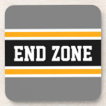 Porta-copo CINZA desportiva da ZONA FINAL - Greve de Futebol<br><div class="desc">Este design de futebol apresenta o dentro de texto da ZONA FINAL atlética,  uma faixa preta com riscas brancas e amarelas contra as faixas exteriores das cinzas. O texto e as cores neste design podem ser personalizados.</div>