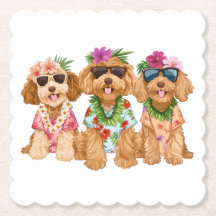 Cães Goldendoodle havaianos Lei de flores