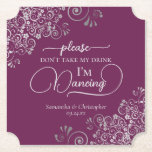 Porta-copo De Papel Magenta e Silver Posh Não tome meu casamento com b<br><div class="desc">Esta porta copos de casamento é elegante, na moda, e divertida! Ele apresenta uma bela cinza prateada e design magenta ou roxa, com letras modernas e delicadas curvas de folhas falsas e espirais nos cantos. O texto diz "Por favor, não tome minha bebida, estou dançando" com espaço para os nomes...</div>