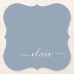 Porta-copo De Papel Monograma Moderno Minimalista Dusty Blue Elegante<br><div class="desc">Apresentando nossa Coleção Elegante de Monograma Moderno Minimalista e Dusty: Eleve seu estilo com sofisticação e charme de eterno subestimados. Nossa coleção apresenta designs minimalistas em uma matiz azul suja, aperfeiçoada com monogramas elegantes adaptados ao seu gosto pessoal. De papelaria refinada a acessórios versáteis, cada peça da nossa coleção é...</div>