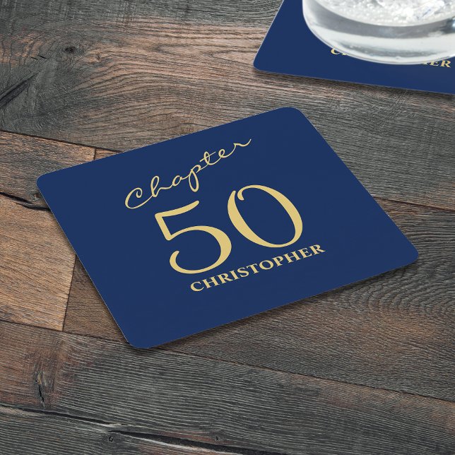 Porta-copo De Papel Quadrado 50.o aniversário Azul, Dourado Capítulo 50 (Personalized 50 birthday paper coasters. Blue and gold unique design.)
