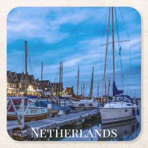 Porta-copo De Papel Quadrado A cena noturna tradicional da cidade de pesca.