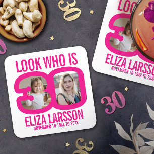 Porta-copo De Papel Quadrado Aniversário de 30 anos branco rosa duas fotos pare