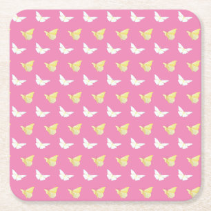 Porta-copo De Papel Quadrado Borboletas brancas e amarelas claras voando rosa
