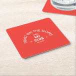 Porta-copo De Papel Quadrado Brinde No Slopes Après Ski Club Retro Red<br><div class="desc">Toast On The Slopes, Après Ski Club, retro Red ski resort crest, portas copos de papel. Personalize com o ano de sua viagem de esqui e local da estância de esqui. Perfeito para uma viagem de esqui de destino de grupo ou para um aniversário, solteiro ou festa de solteira do...</div>
