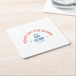 Porta-copo De Papel Quadrado Brinde No Slopes Après Ski Club Vermelho & Azul<br><div class="desc">Toast On The Slopes, Après Ski Club, retro vermelho & sky blue ski resort crest, portas copos de papel. Personalize com o ano de sua viagem de esqui e local da estância de esqui. Perfeito para uma viagem de esqui de destino de grupo ou para um aniversário, solteiro ou festa...</div>
