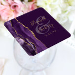 Porta-copo De Papel Quadrado Casamento Dourado de ameixa com Script Geode de Ag<br><div class="desc">Esta elegante porta copos de casamento moderna apresenta uma cor d'água púrpura,  design,  aparada com falso brilho dourado. Personalize facilmente o texto dourado em um fundo rico em ameixa,  com os nomes da noiva e do noivo em caligrafia manual sobre uma grande superintendência.</div>