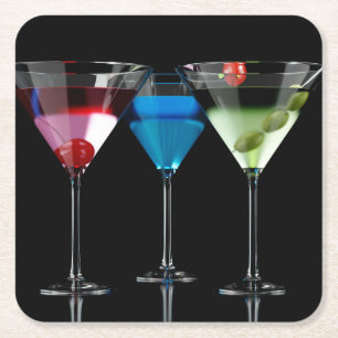 Porta-copo De Papel Quadrado Cocktails diferentes em copos de martini em preto