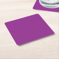 Design com um impressionante fundo roxo e branco