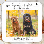 Porta-copo De Papel Quadrado Feliz Para Sempre Com Melhor Casamento De Cães<br><div class="desc">Feliz Para Sempre É Melhor Com Cachorros! Adicione o toque final ao seu casamento com estas bonitas portas copos de casamento de fotos personalizadas. Perfeito para o seu casamento após festa e recepção. Personalize estas portas copos fotográficas com a sua foto favorita de casamento, com o cão de honra ou...</div>