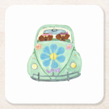 Hippies Dachshund em seu carro de amor florido