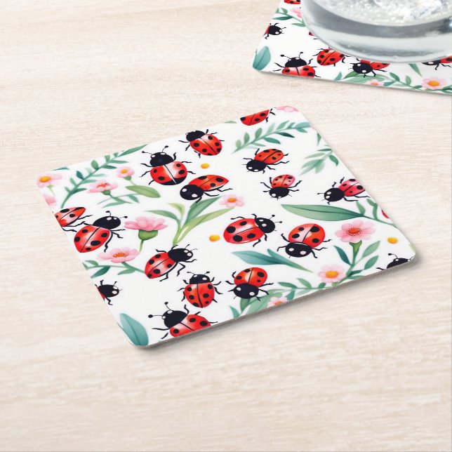 Porta-copo De Papel Quadrado Joaninhas fofas e padrão de flores branco (Inclinado)