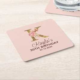 Porta-copo De Papel Quadrado Monograma de letra K dourada com rosas cor-de-rosa