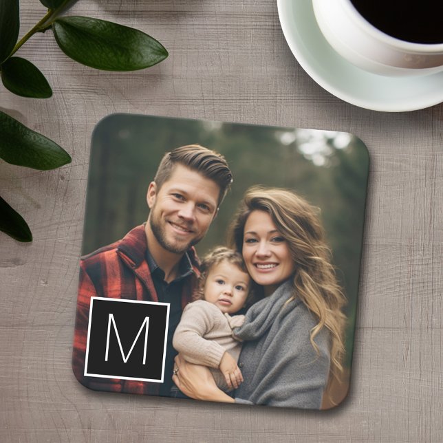 Porta-copo De Papel Quadrado Monograma do Solteiro de Colagem de Fotografias Pr (Personalized coaster with photo and monogram)