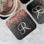 Porta-copo De Papel Quadrado Monograma do Sparkle preto com brilho Dourado com<br><div class="desc">Personalize facilmente esta elegante design de porta copos de de papel quadrado,  moda e elegante,  com brilho bonito de ouro rosa num fundo metálico escovado preto.</div>