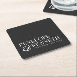 Porta-copo De Papel Quadrado Nomes de Casamento Personalizado Simples Preto Ele<br><div class="desc">Tipografia Elegante Clássica Nomes de Casamento Personalizados Porta copos com Texto Branco em um Fundo Preto</div>