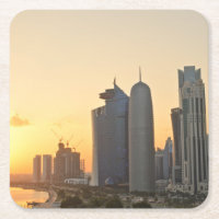 Por do sol sobre porta copos de Doha, Qatar