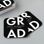 Porta-copo De Papel Quadrado Preto | Festa de formatura Formando a frio<br><div class="desc">Portas copos personalizadas de graduação com "Formando" em letras brancas em negrito com fundo preto. Personalize as portas copos de graduação adicionando o nome do formando e o ano de graduação. As portas copos personalizadas de graduação são perfeitas para segundos graus e formandos.</div>