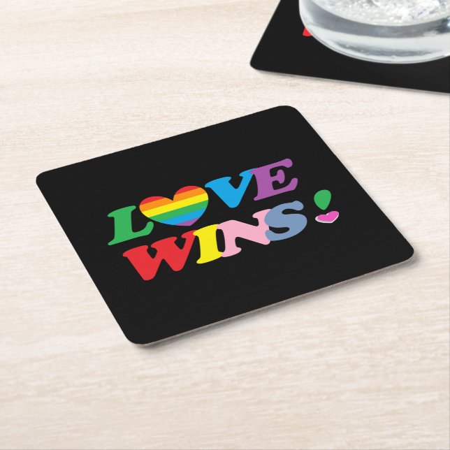 Porta-copo De Papel Quadrado Rainbow Love Wins Pride Heart LGBT (Inclinado)