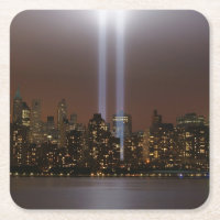 Tributo do World Trade Center na luz em New York.