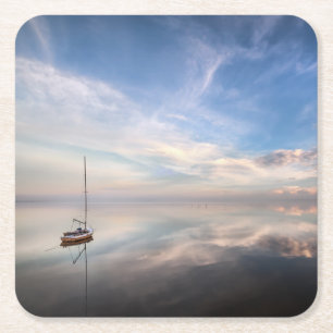 Porta-copo De Papel Quadrado Um veleiro solitário nas águas calmas de Salton