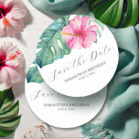 Porta-copo De Papel Redondo Aniversário Salve A Data Tema Tropical<br><div class="desc">Estes anos salvam os cartões de porta copos de data... que têm uma borda superior de elegantes flores tropicais de aquarela e folhas de palma monstera. As palavras "Salvar a Data" são digitadas em cinzas de carvão sobre um fundo branco nítido. Use os campos modelo para adicionar detalhes personalizados. Pode...</div>