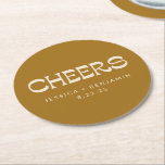 Porta-copo De Papel Redondo Boas-vindas Groovy Dourado Typografia Nomes Casame<br><div class="desc">Personalizado Cheers Groovy Mostarda Dourada Tipografia Nomes Papel de Casamento Porta copos</div>