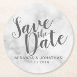 Porta-copo De Papel Redondo Casamento do Mármaco Branco Elegante Salvar a Data<br><div class="desc">Wedding Save the Date Paper apresenta o título "Save the Date" na cinza do script moderno com o nome e a data na fonte sans serif moderna em fundo de mármore branco.</div>