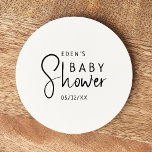 Porta-copo De Papel Redondo Chá de fraldas Neutro Moderno Simples<br><div class="desc">Celebre a sua pequena com a nossa simples porta copos de papel redondo neutro, simples e moderna, com um design preto-e-branco minimalista que seja moderno e bonito. Com a sua estética limpa e inspirada em boho, a vibração contemporânea e neutra em termos de gênero é perfeita para receber um bebê...</div>